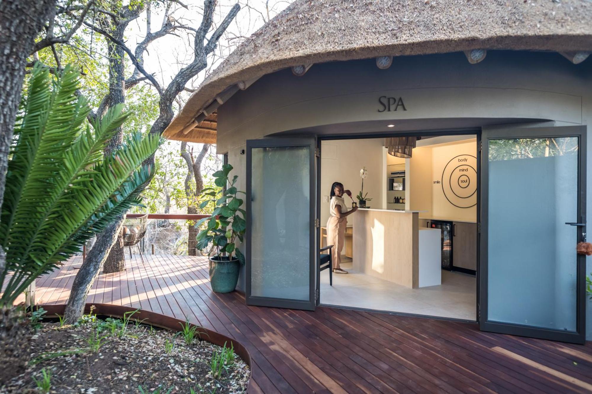 Serondella Safari Lodge Domaine de chasse de Thornybush Extérieur photo